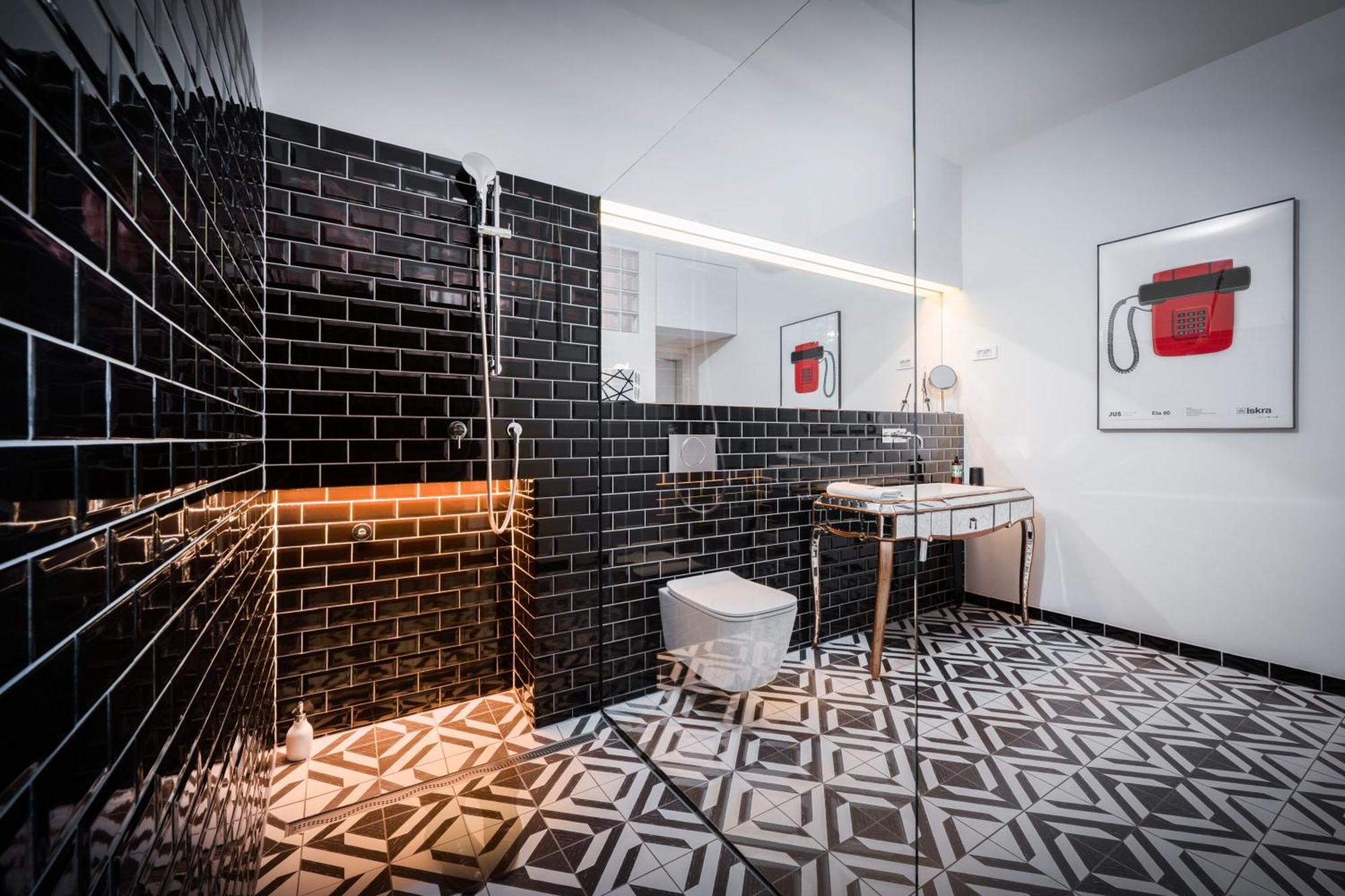 Tromostovje Apartments Ljubljana Bagian luar foto