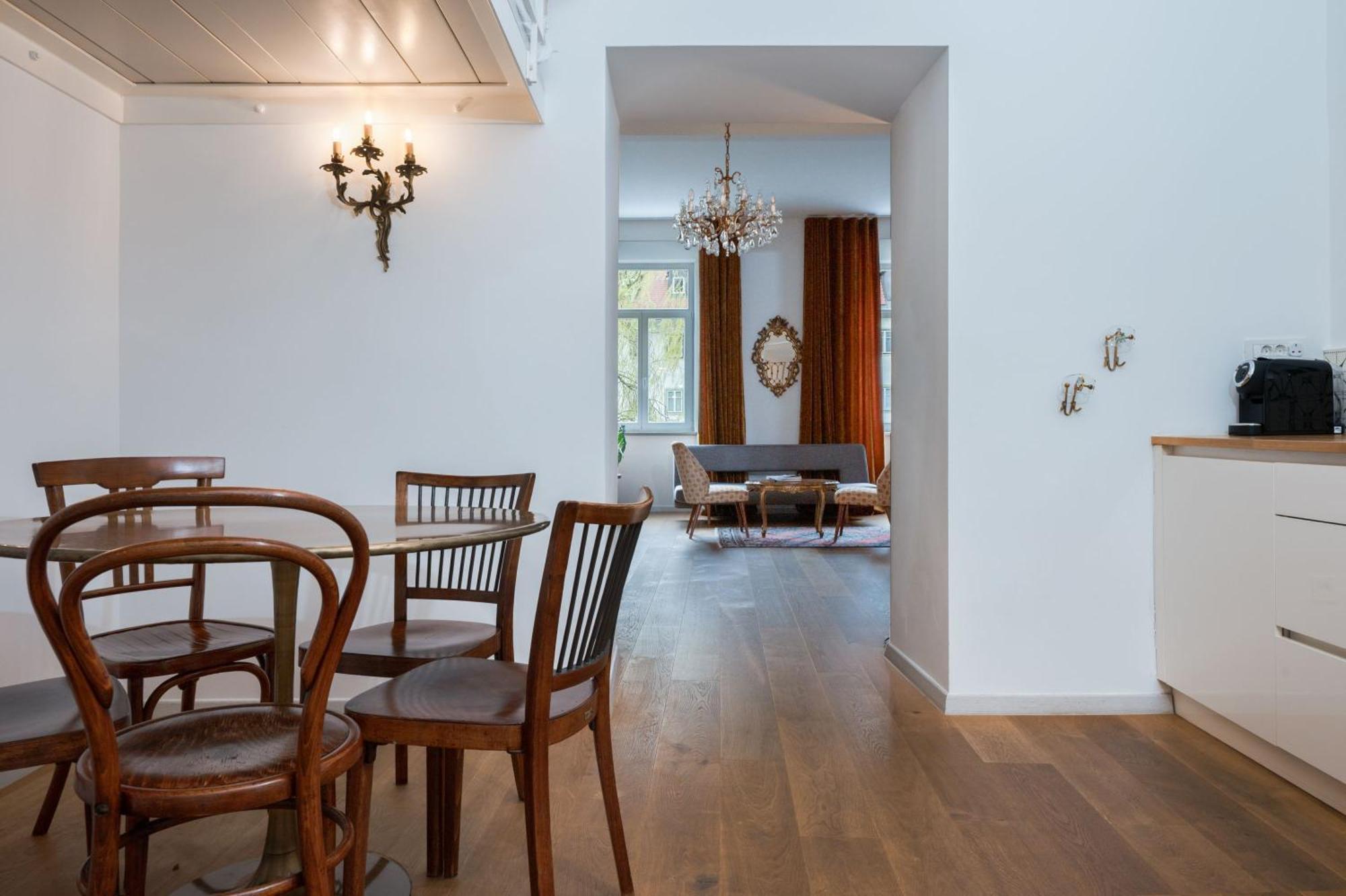 Tromostovje Apartments Ljubljana Bagian luar foto