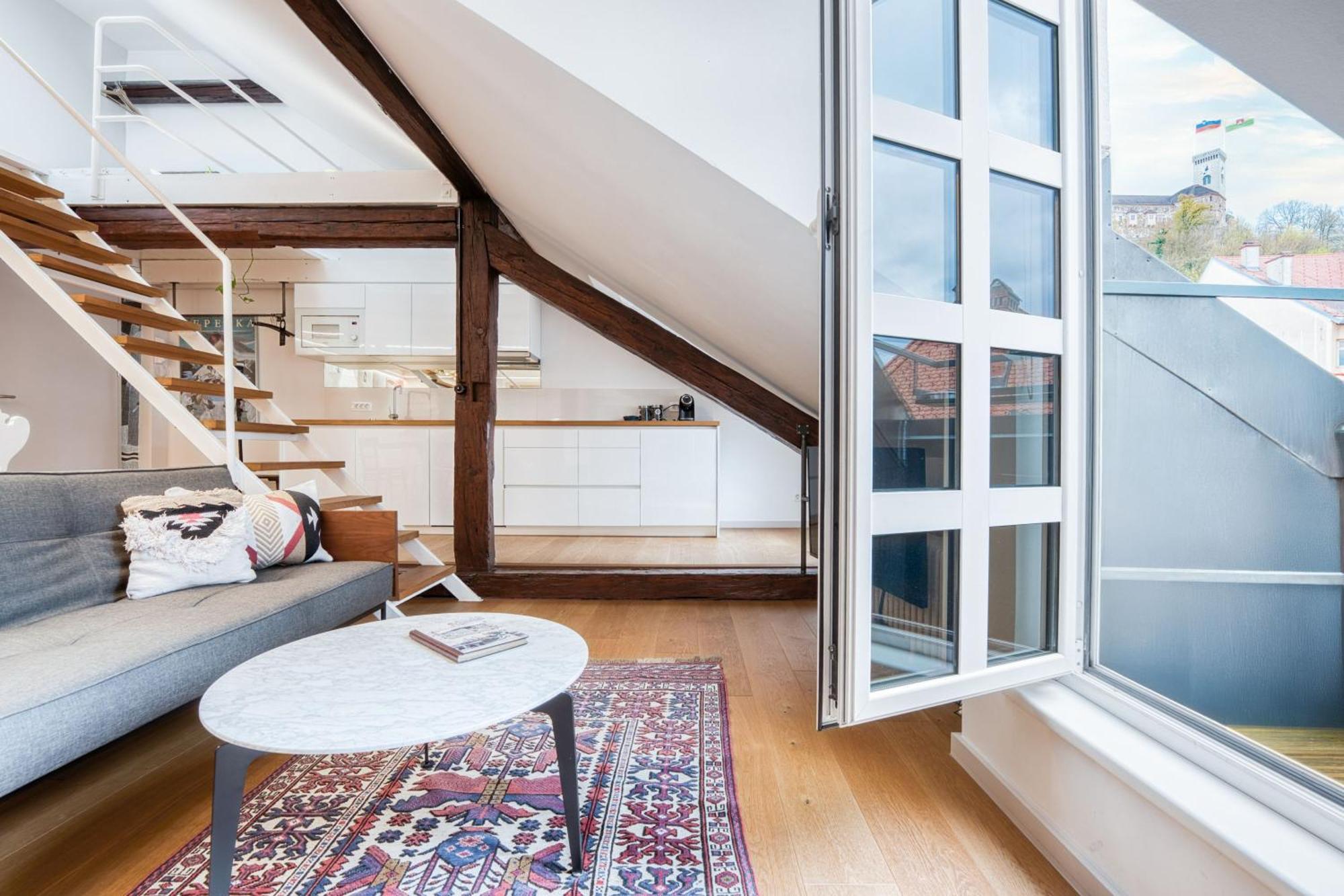 Tromostovje Apartments Ljubljana Bagian luar foto