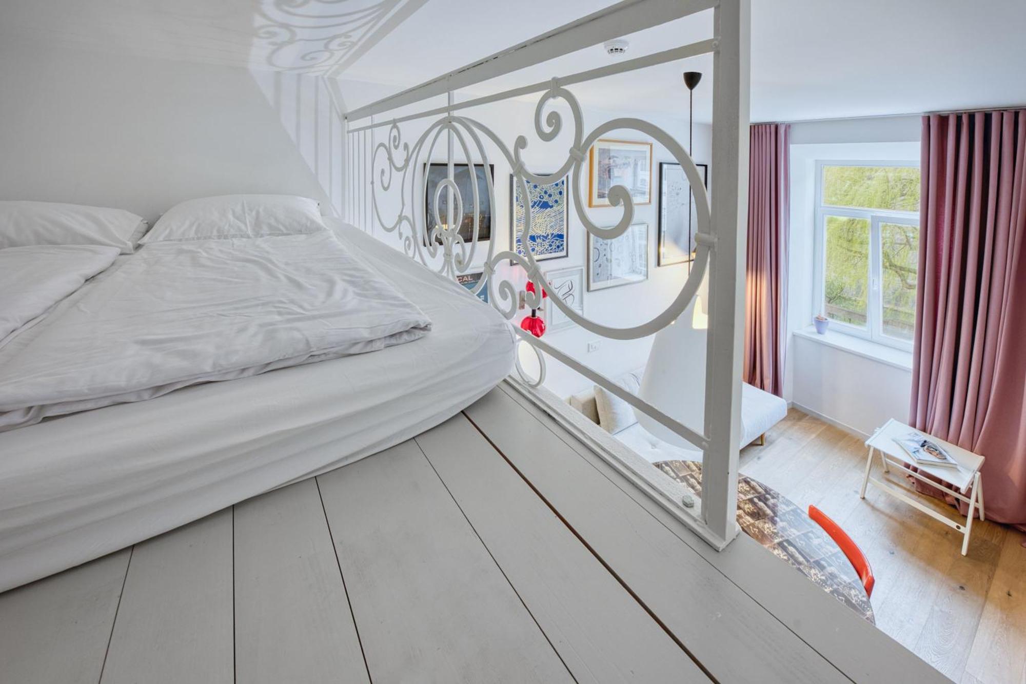 Tromostovje Apartments Ljubljana Bagian luar foto