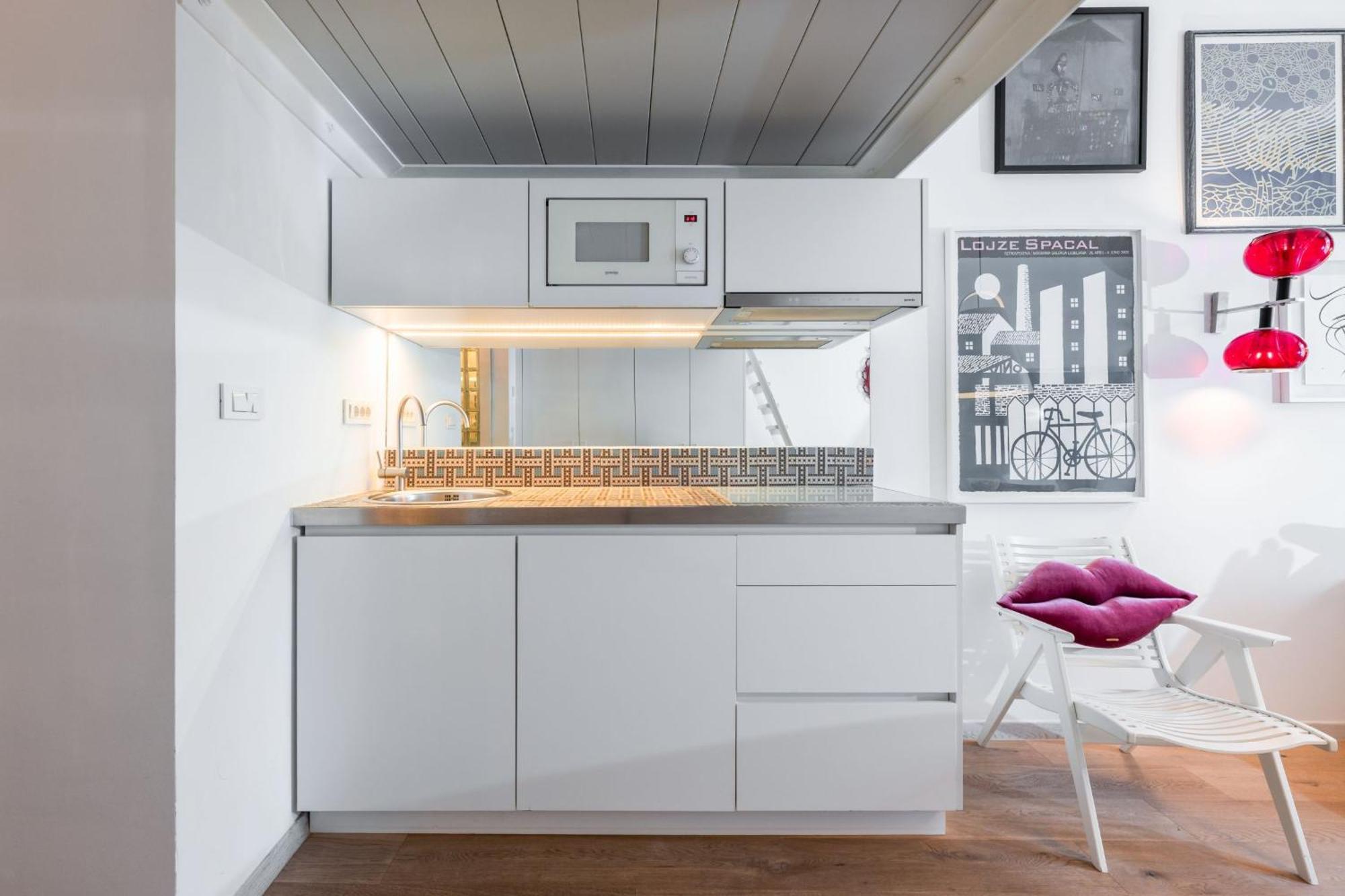 Tromostovje Apartments Ljubljana Bagian luar foto